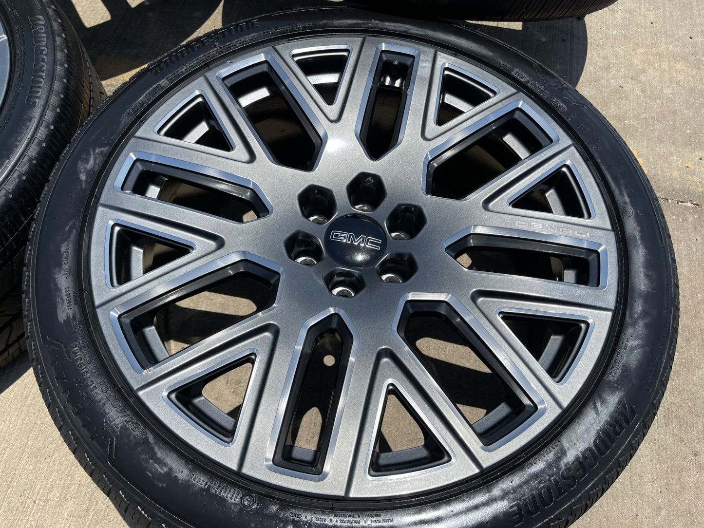 24" GMC Yukon Sierra DENALI OEM wheels rims SET 2025 2026 2027 DISCOUNTED