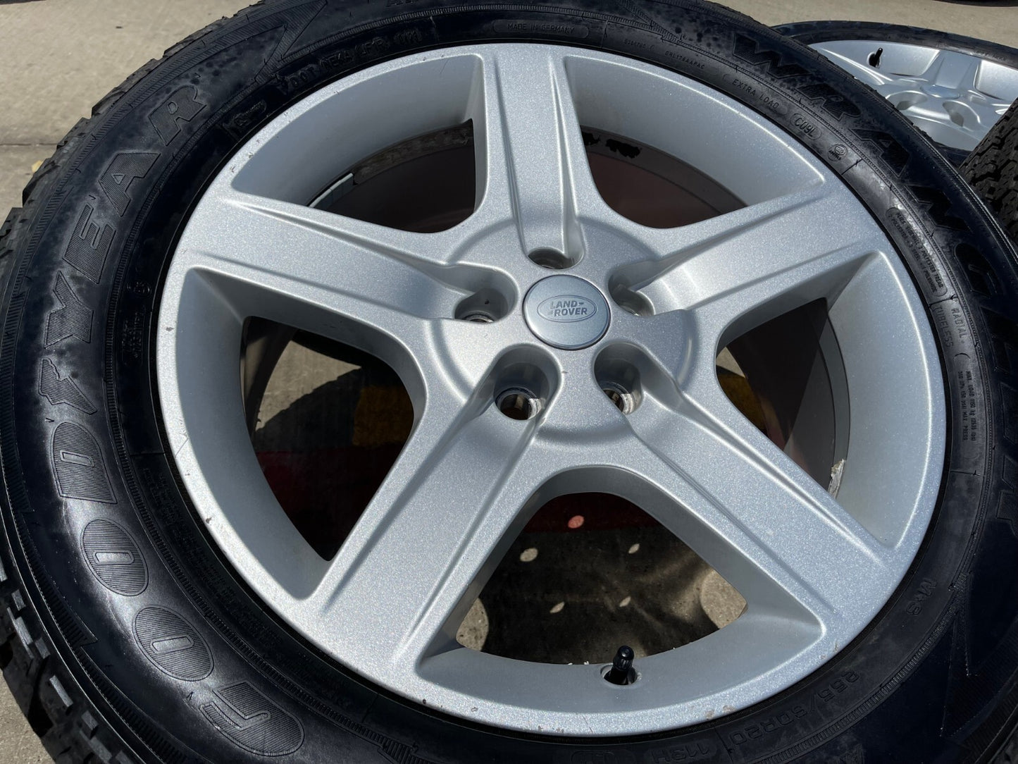 20" Land Rover Defender OEM wheels rims 72352 96980 Range 2023 2024 2025