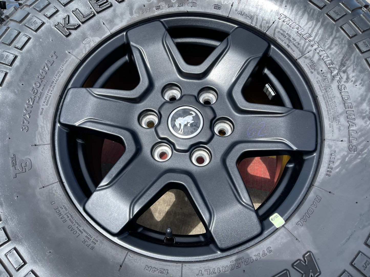 17" Ford Bronco wheels rims 95292 10383 SASQUATCH Ranger tires KENDA 37"