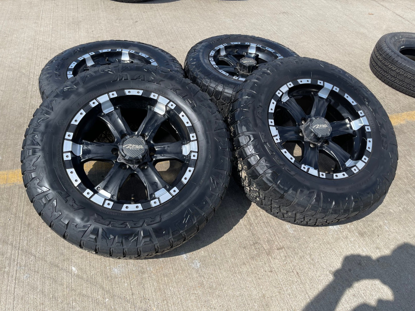17" 17x8.5 MB Chaos Ford Expedition F-150 6x135 wheels rims tires
