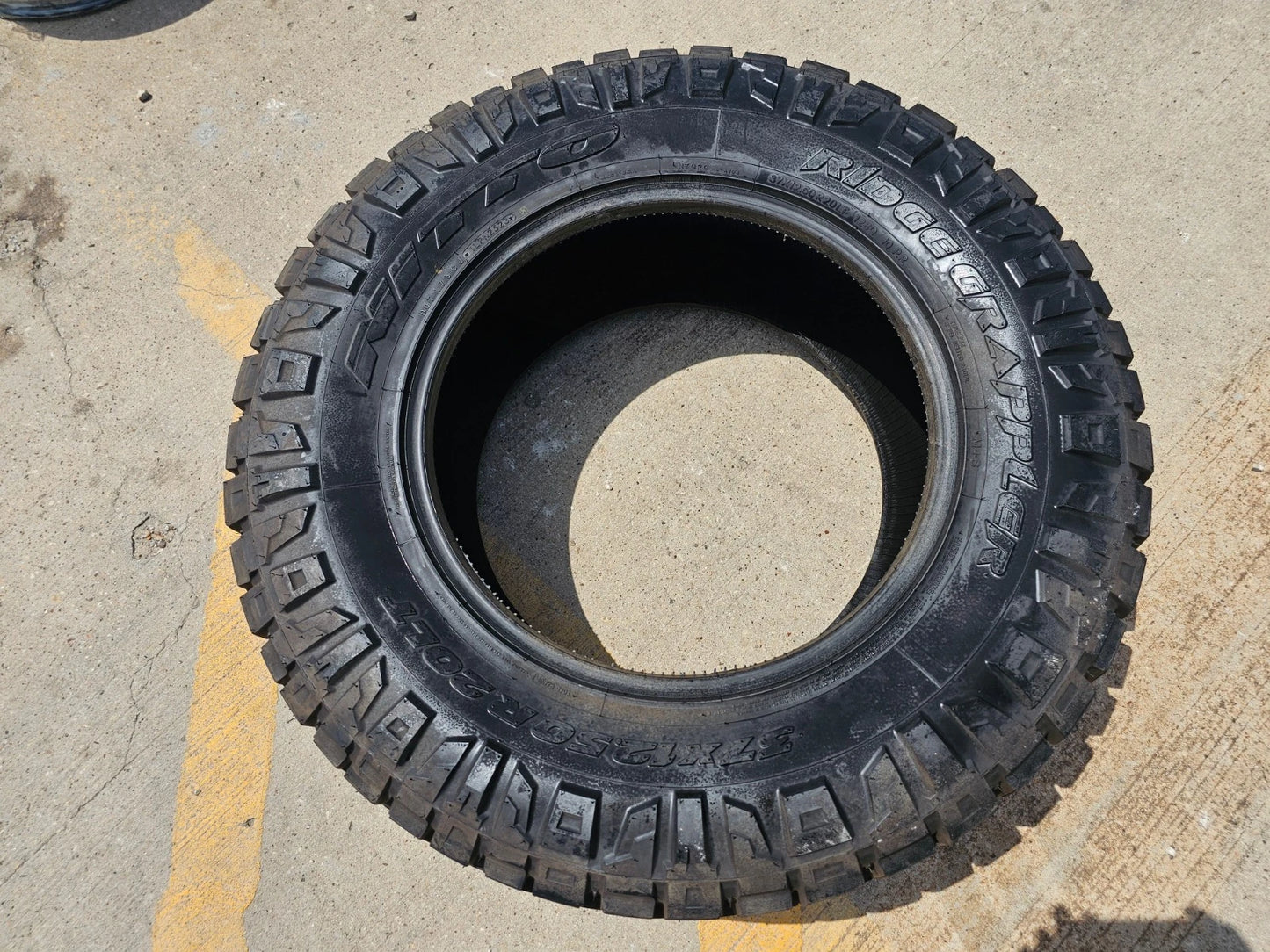 (1) 37x12.5x20 Nitto Ridge Grappler R/T tire 121Q E 10 PLY