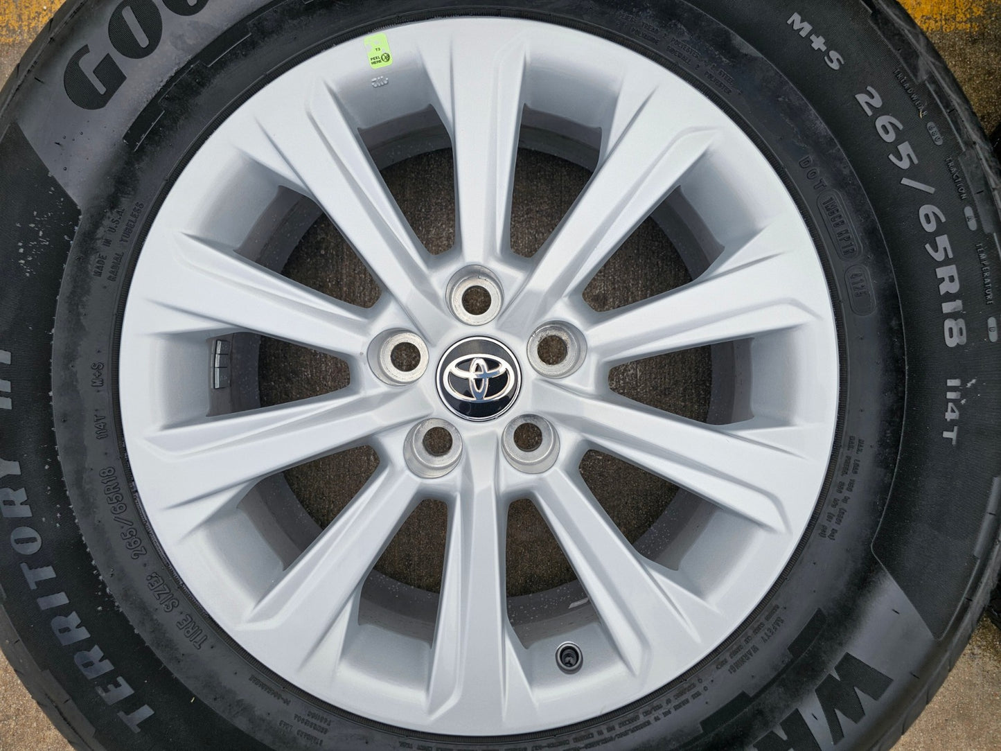 18" Toyota Grand Highlander OEM 10525 wheels rims tires Lexus TX350 GOODYEAR