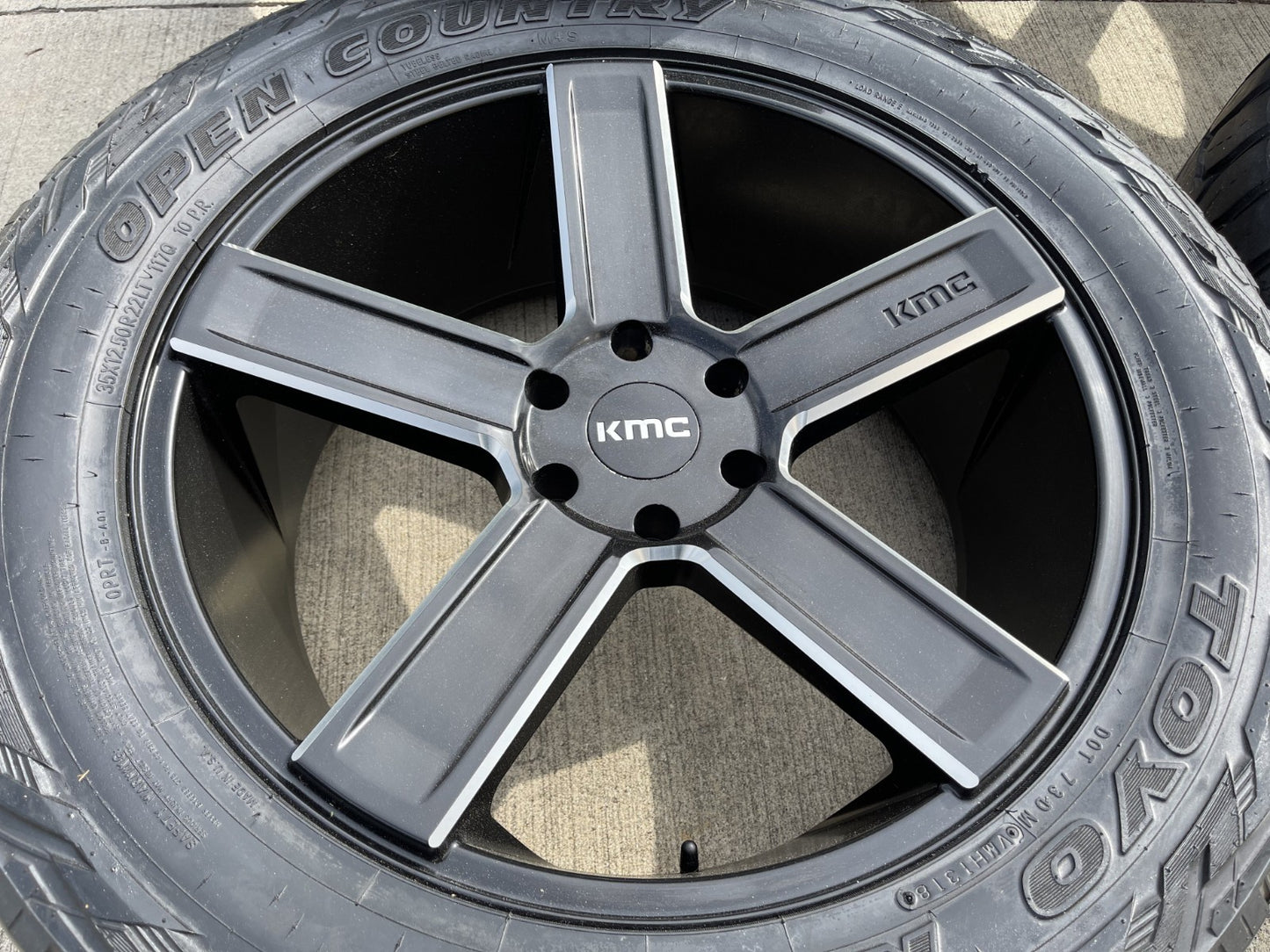 22x9 22" KMC Duece KM702 Chevy Silverado RAM wheels rims 6x139 6x5.5 tires TOYO