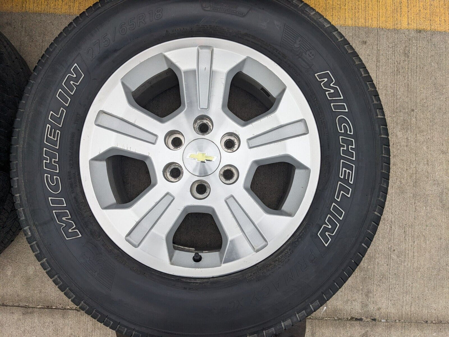 18" Chevy Tahoe Suburban Z71 OEM 5647 5753 wheels tires Silverado 1500