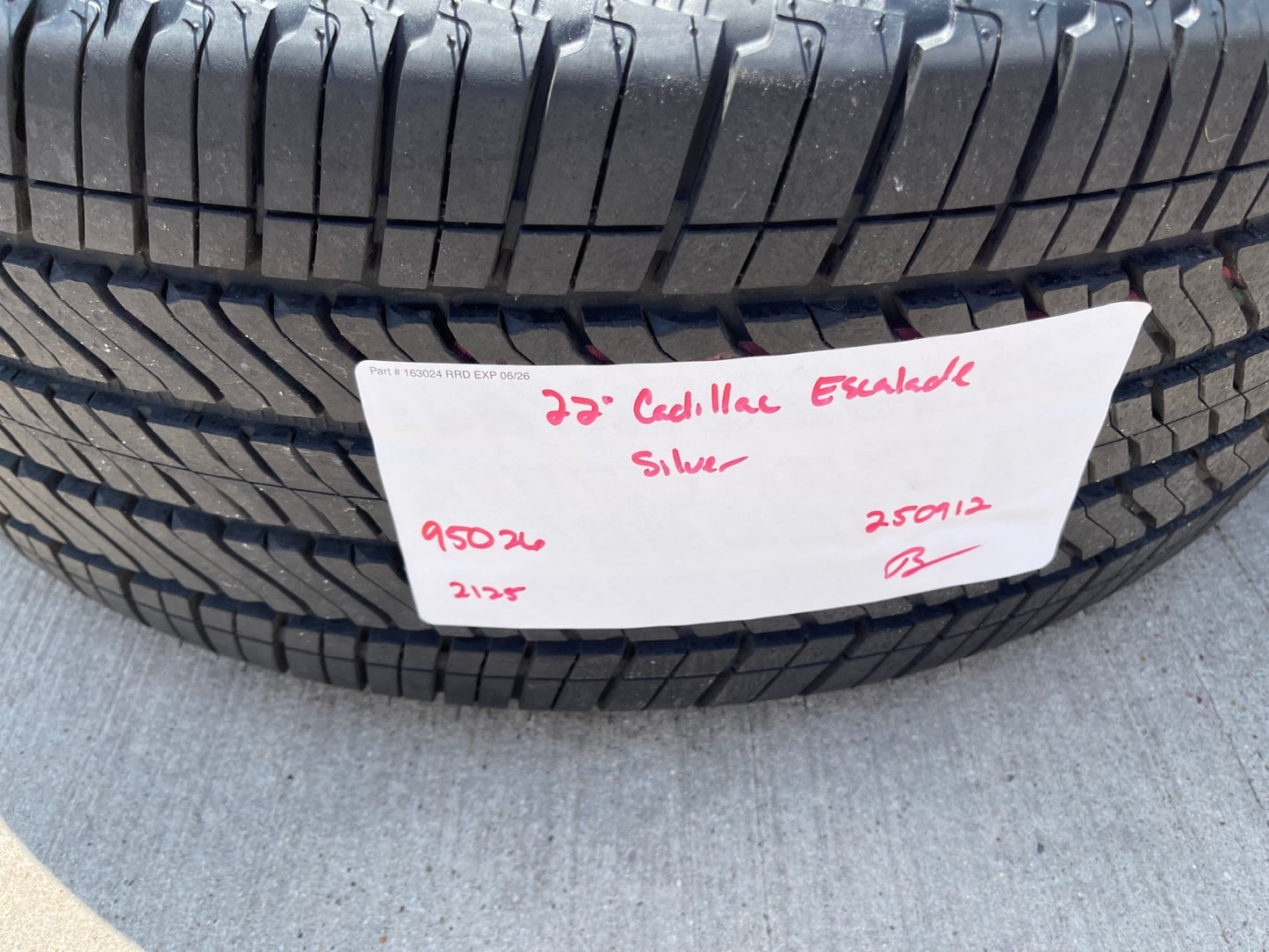22" Cadillac Escalade Platinum OEM wheels rims 95026 4873 tires 2025 2026 NEW