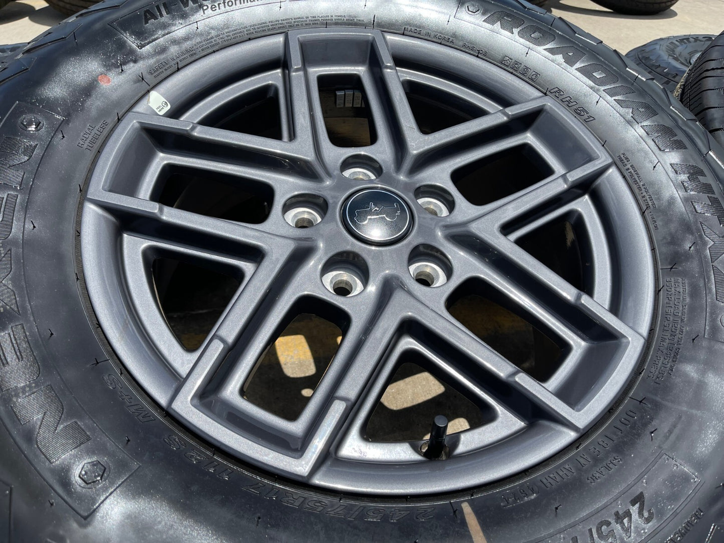 17" Jeep Wrangler Rubicon Sport OEM wheels rims 51649 Gladiator 2025 2026 NEW