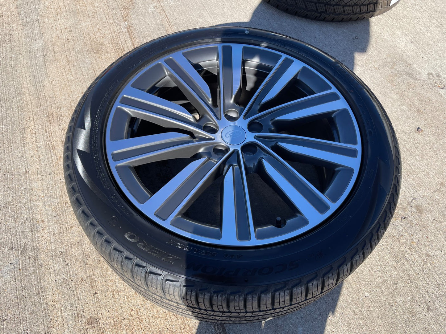 22" Land Rover Range DEFENDER OEM M8E2-1007-HB wheel rim spare PIRELLI