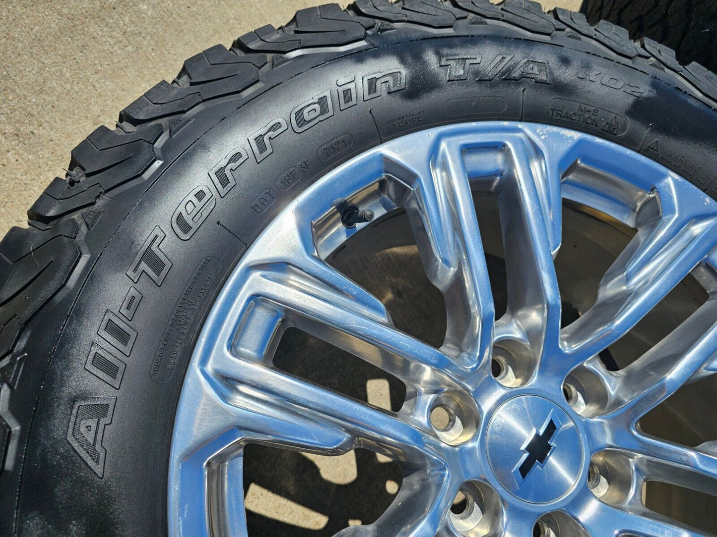 20" Chevy Tahoe Silverado GMC Yukon Sierra OEM 2120 14024 wheels rims BFG