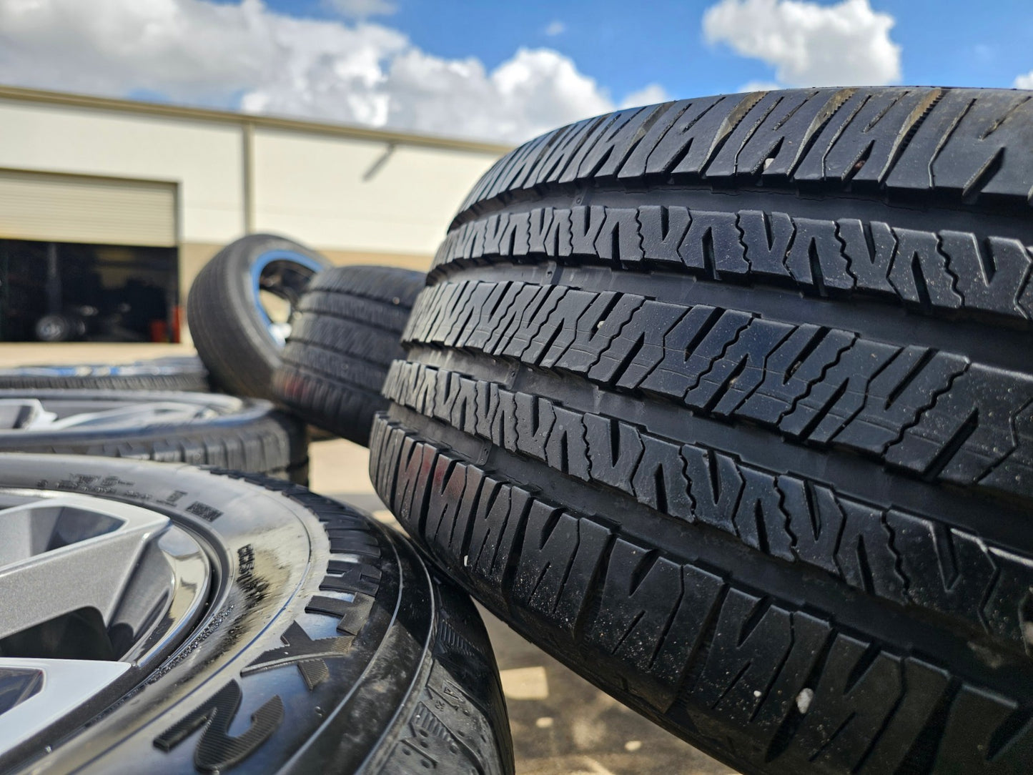 20" Jeep Wrangler Rubicon 4XE OEM 9333 wheels rims Gladiator 2024 2025 2026