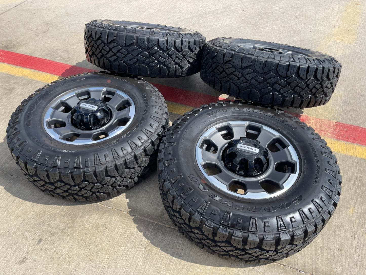 18" Ford F-250 F-350 OEM TREMOR rims wheels 10482 tires SET DURATRAC R/T 35" NEW