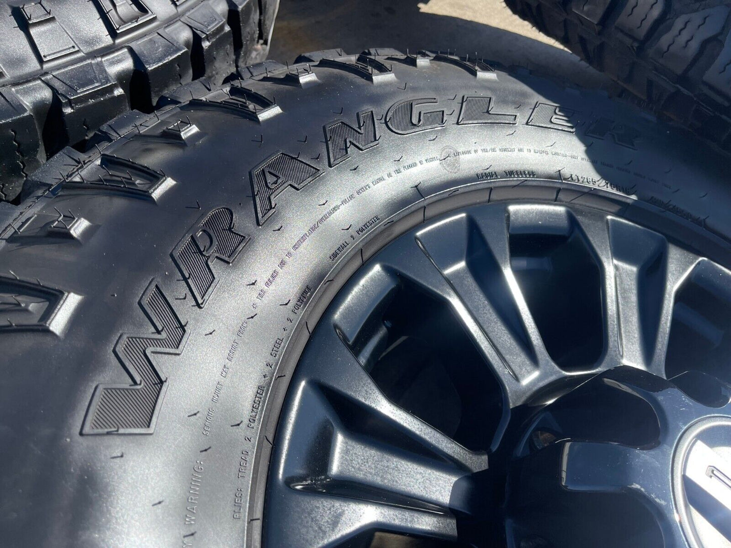 18" Ford F-250 F-350 Tremor OEM 10097 rims wheels DURATRAC tires