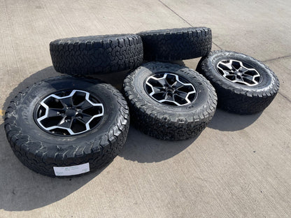 17" Jeep Wrangler Gladiator RUBICON OEM wheels rims tires 9237 black BFG KO2 A/T