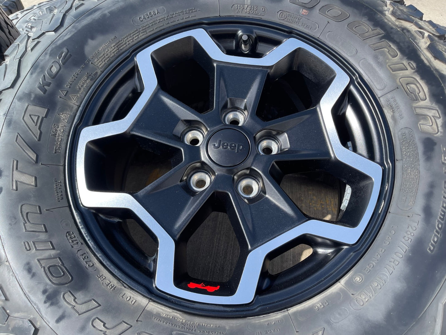 17" Jeep Wrangler Gladiator RUBICON OEM wheels rims tires 9237 black BFG KO2 A/T