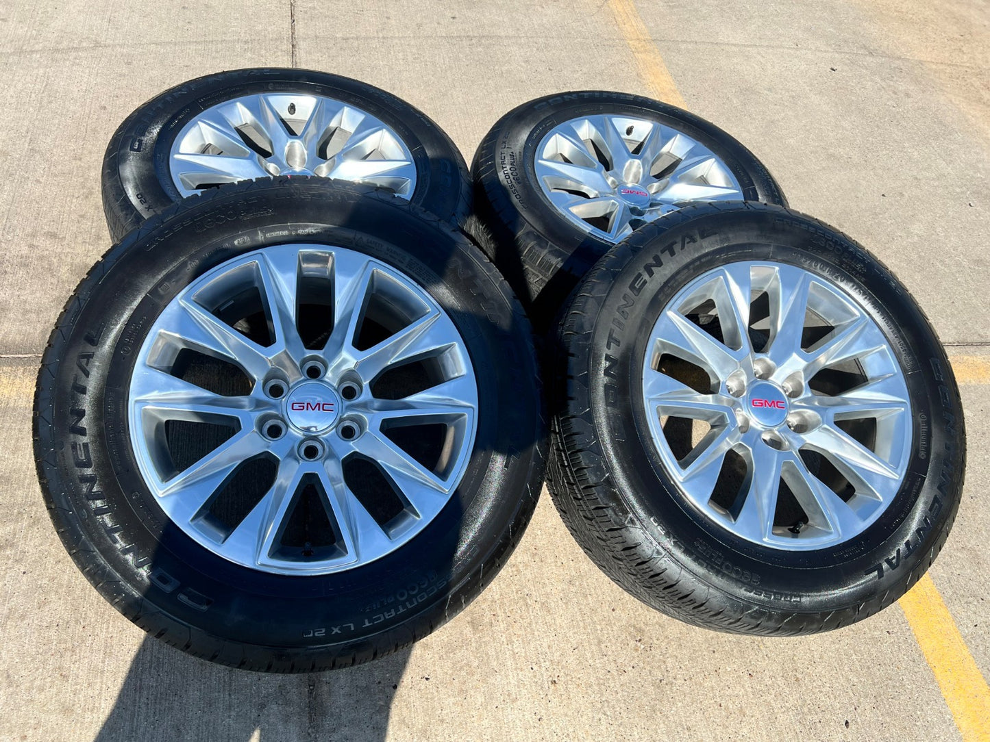 20" GMC Yukon 5920 OEM wheels rims Chevy Tahoe Silverado 2025 2026 CONTINENTAL