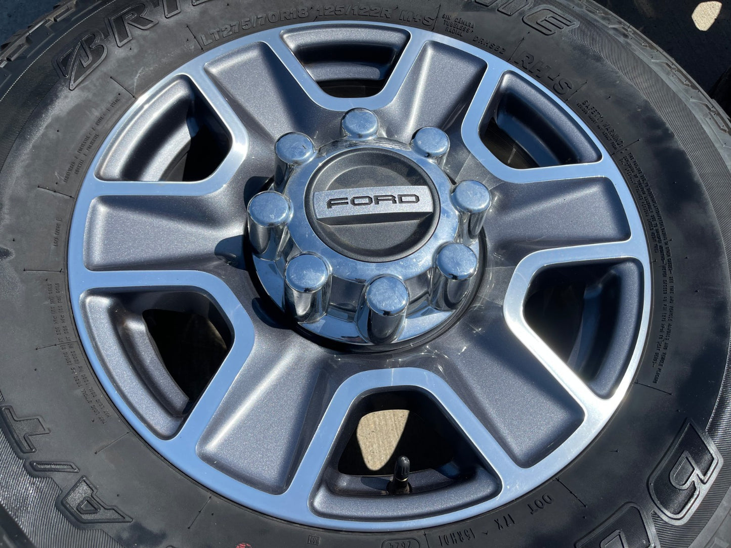18" Ford F-250 F-350 Lariat FX-4 OEM wheels 10480 10298 tires BRIDGESTONE A/T