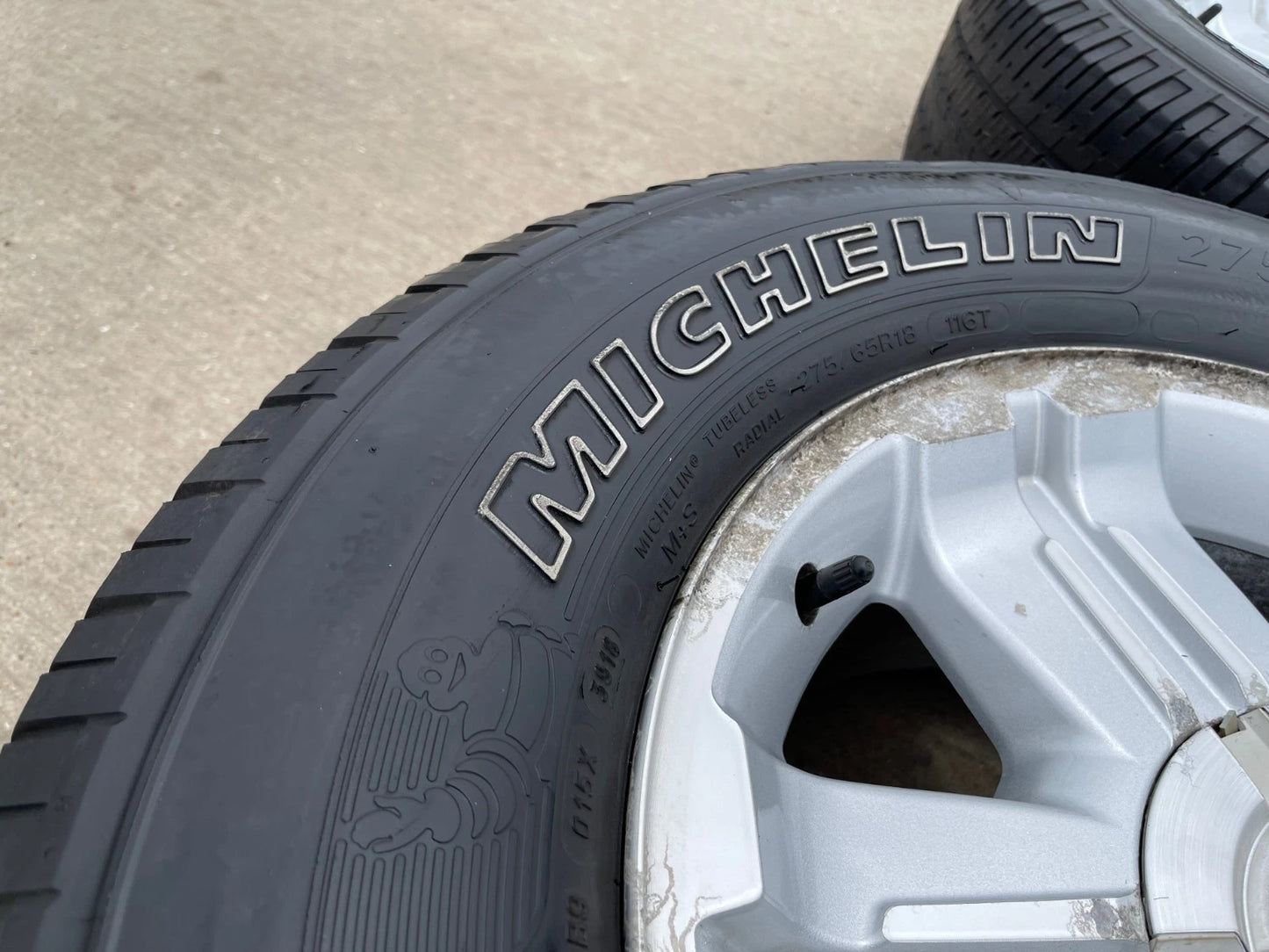 18" Chevy Tahoe Suburban Z71 OEM 5300 wheels rims tires Silverado 1500