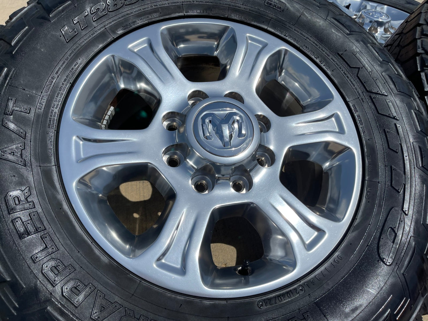 18" Ram 2500 3500 Laramie Power Wagon OEM wheels rims 2692 SET NITRO 34"