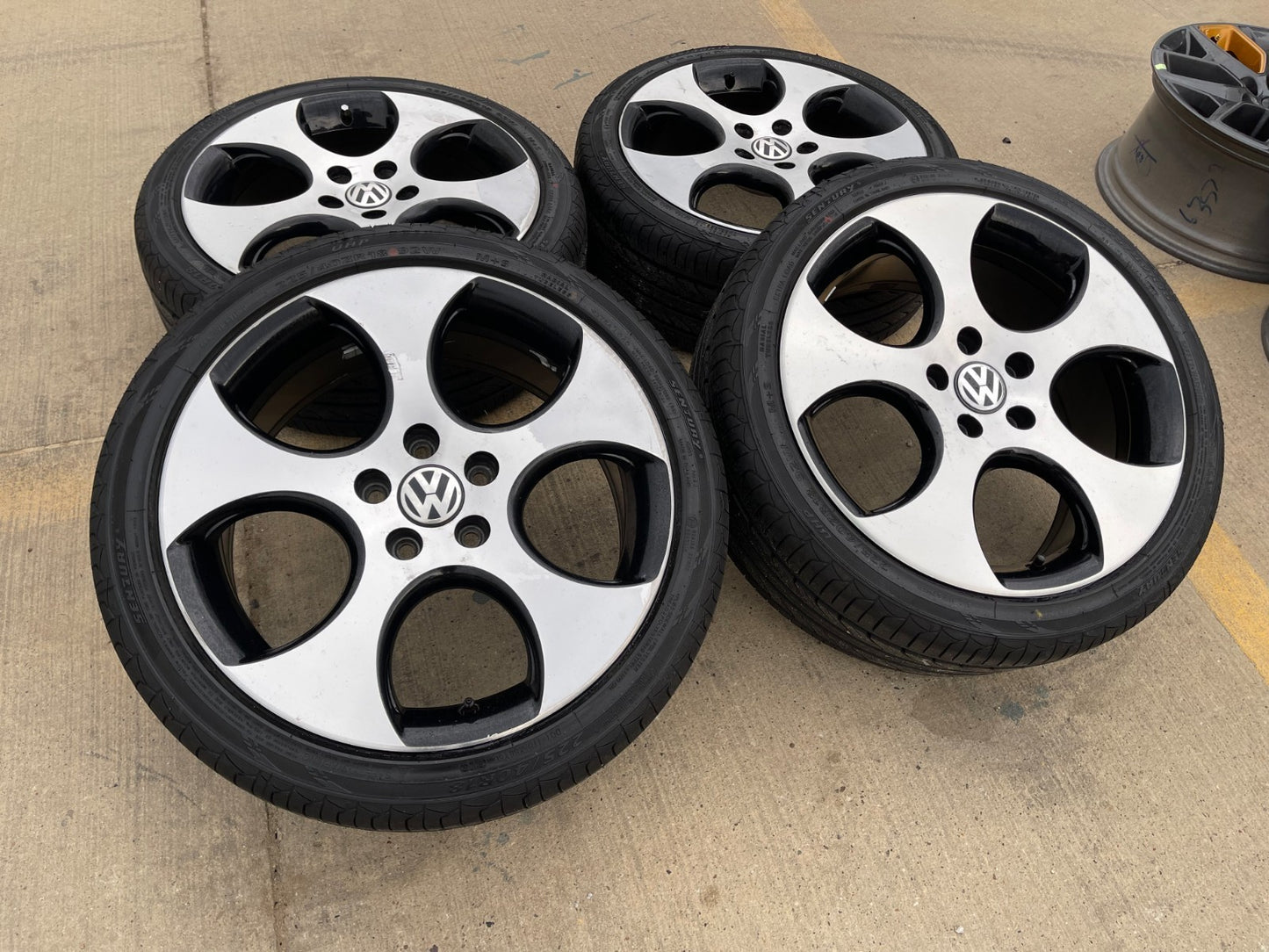 18" VW Golf GTI Beetle OEM wheels rims 69822 Jetta Passat Audi A3 A4 A5 SET
