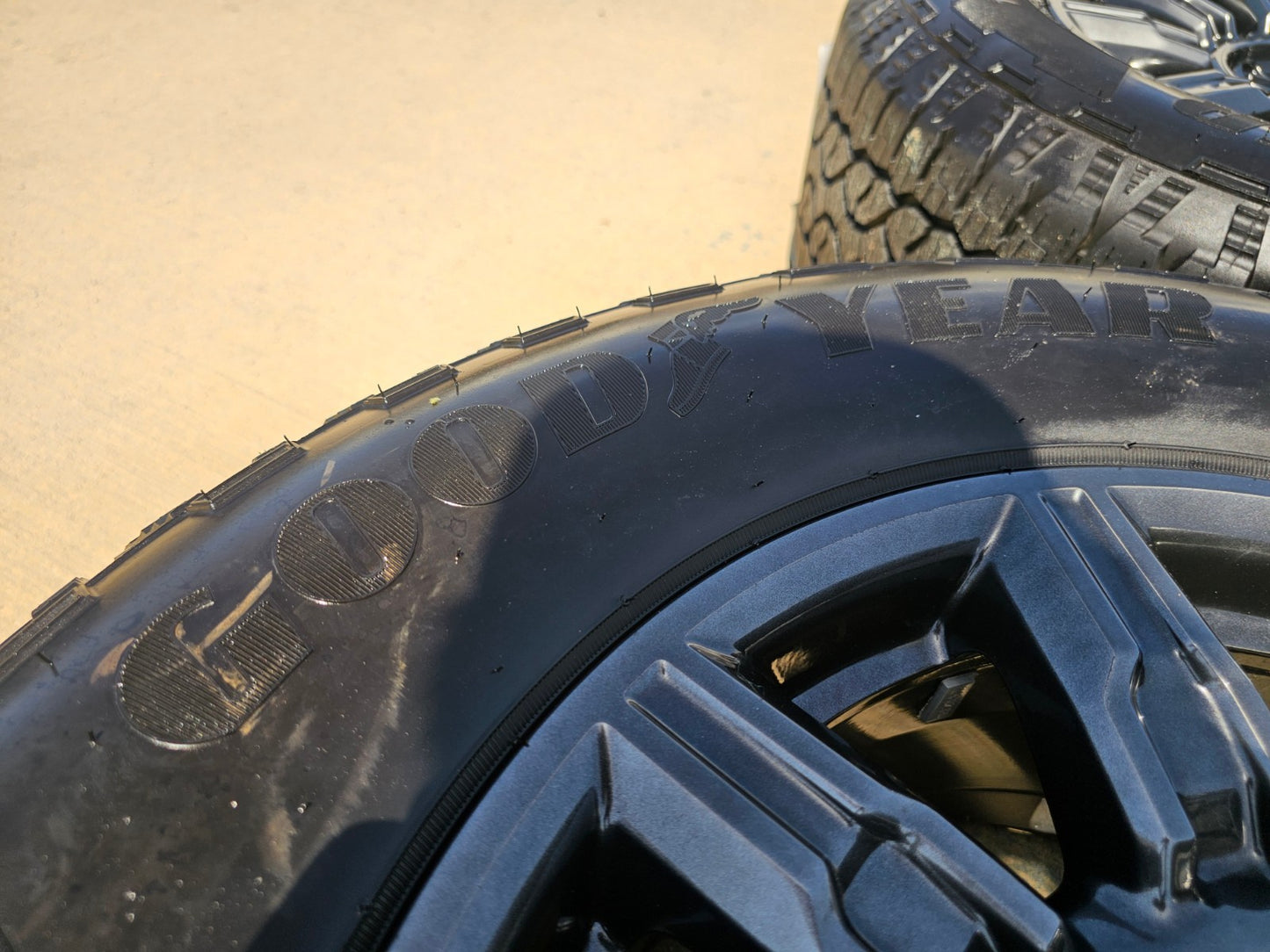 18" GMC Sierra AT4X Chevy Silverado OEM 14131 wheels rims SET GOODYEAR A/T NEW