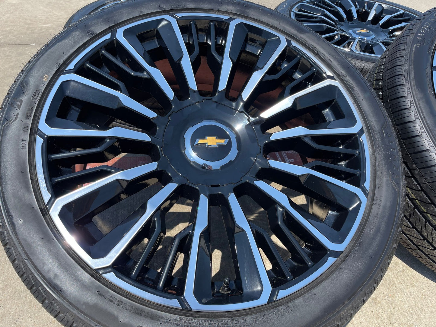 24" Chevy Tahoe Suburban Silverado OEM High Country wheels rims 2026 2027 NEW