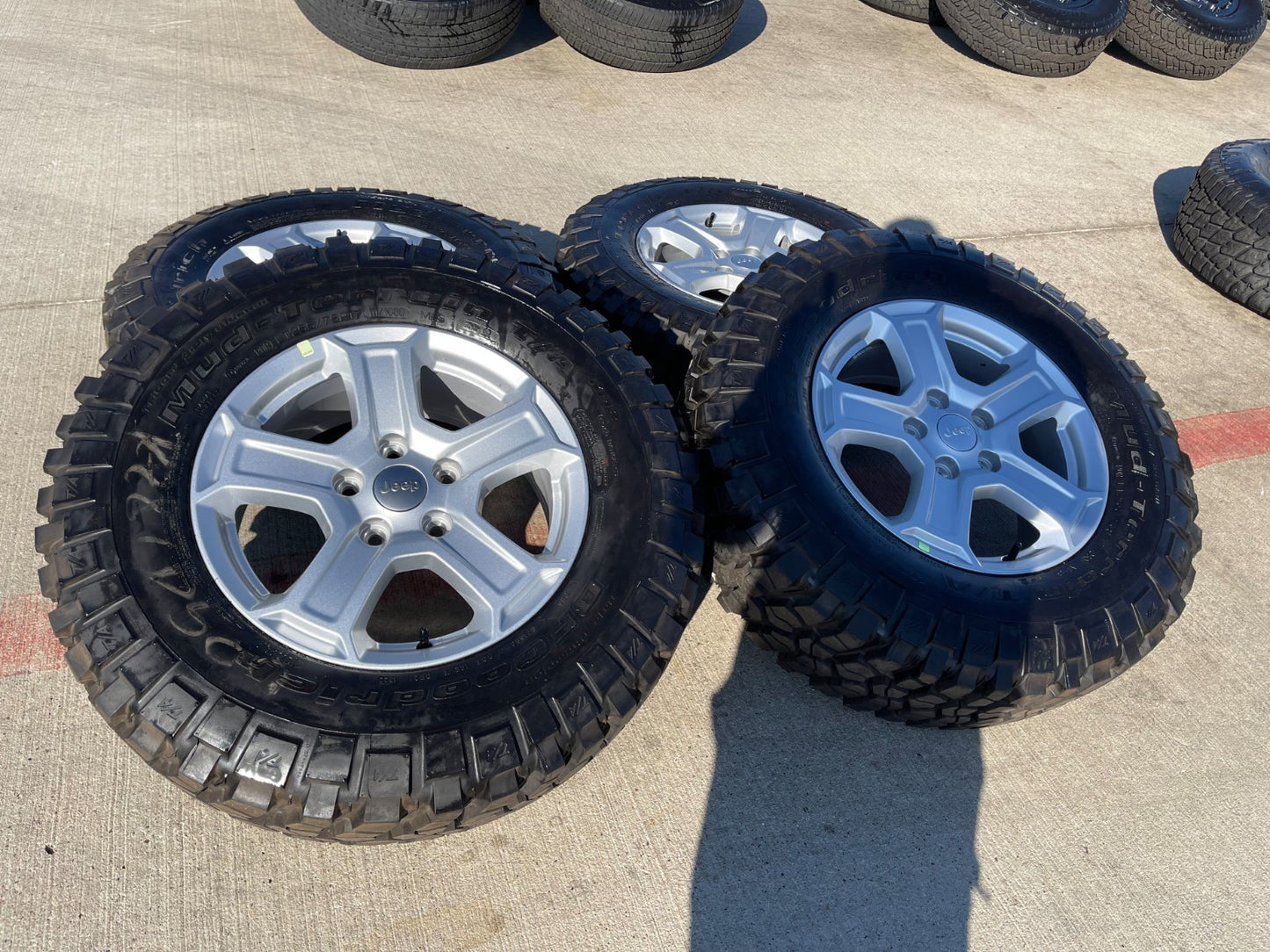17" Jeep Wrangler Rubicon OEM wheels rims 9216 Gladiator BFG KM2 M/T