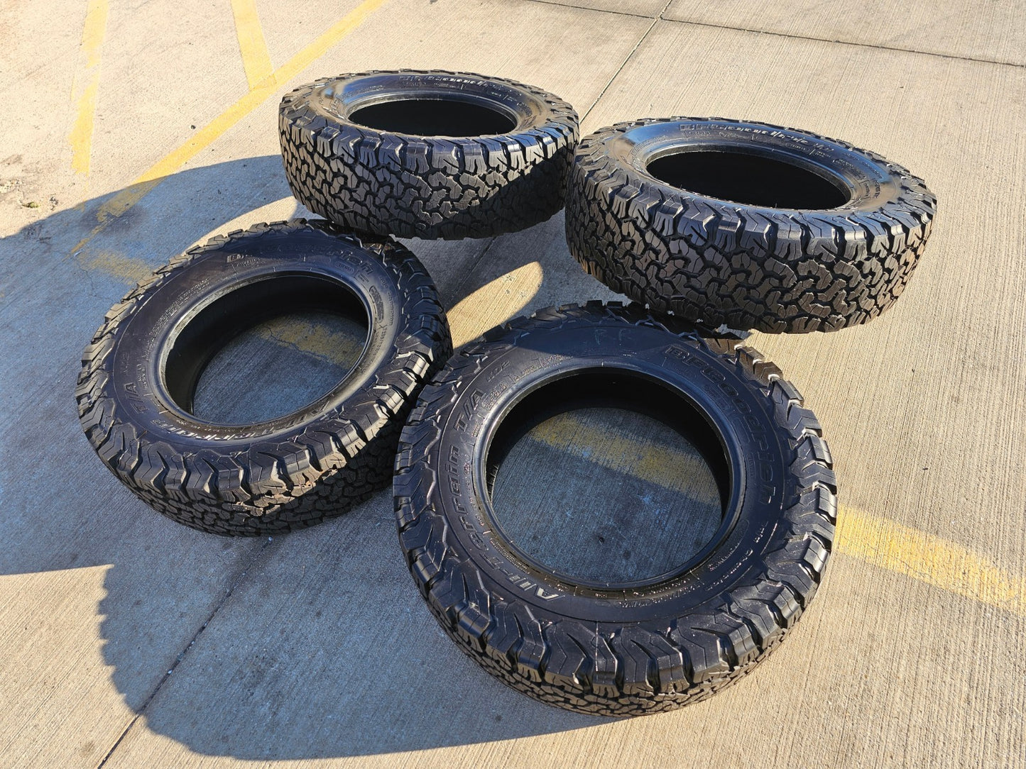(4) 255/70/18 BFG KO2 A/T tires F-150 Sierra Tahoe Silverado NEW TAKE OFFS NEW
