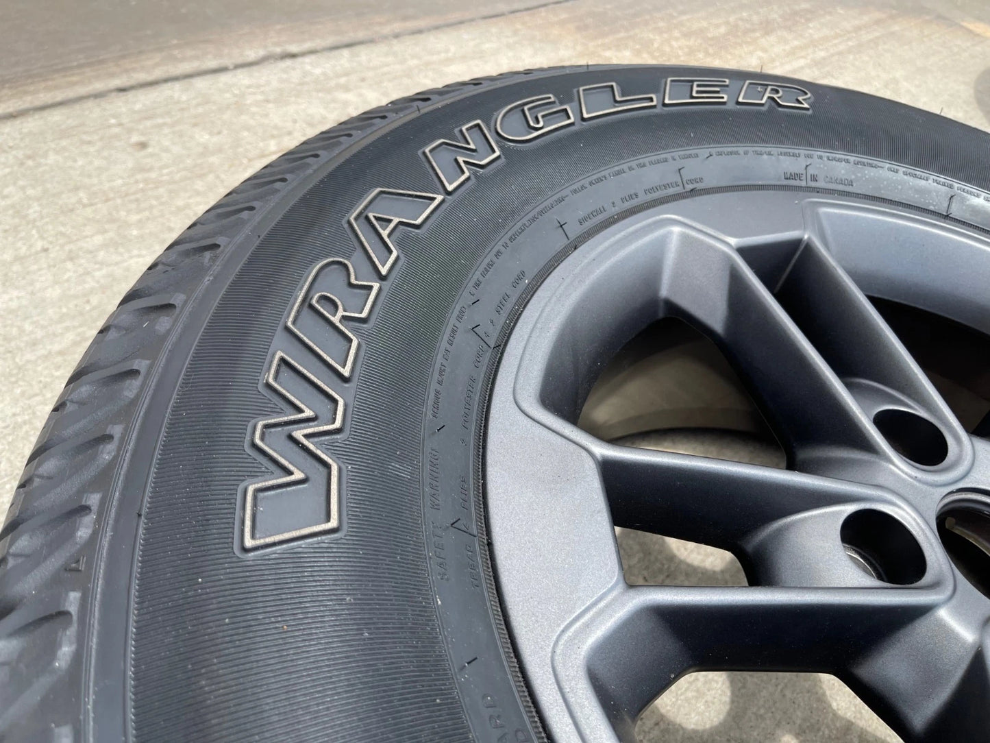 17" Jeep Wrangler Gladiator OEM 9158 9197 wheel rim GRAY spare