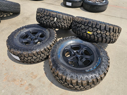 17" Jeep Gladiator RUBICON OEM wheels rims black Wrangler 9236 NEW COOPER 35"