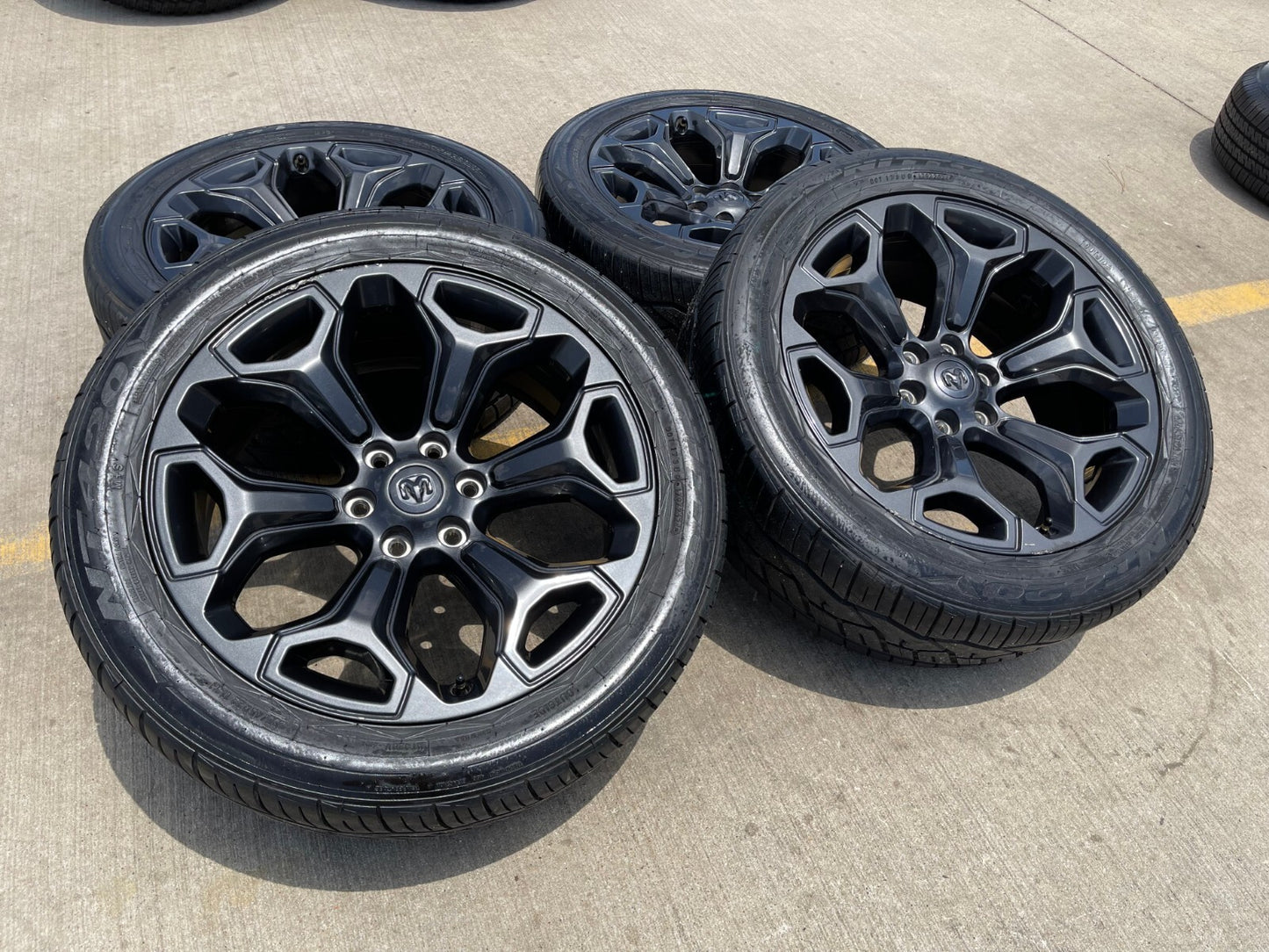 22" Dodge Ram 1500 OEM Laramie wheels LIMITED Gray 2685 2727 tires