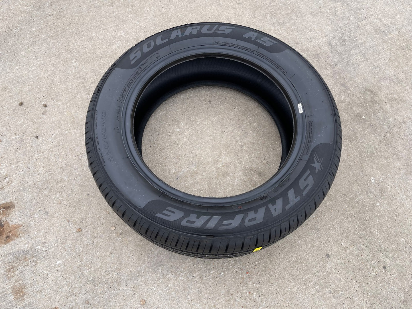 (1) 225/60/18 Starfire Solarus A/S tire 225/60r18 100H M+S NEW