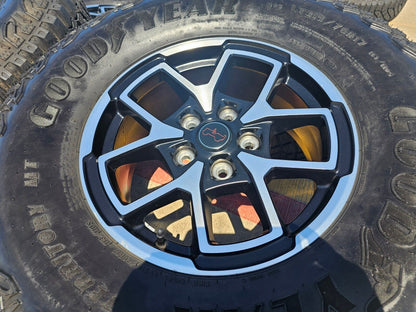 17" Jeep Wrangler Rubicon OEM wheels rims Gladiator tires 2024 2025 NEW 35"
