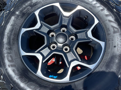 17" Jeep Wrangler Rubicon OEM wheels rims Gladiator 96832 9282 BFG KO2 A/T 33"