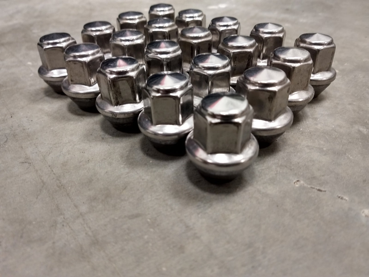 (20) 14x1.5 OEM Ford lug nuts polished Mustang OE 2015-2026
