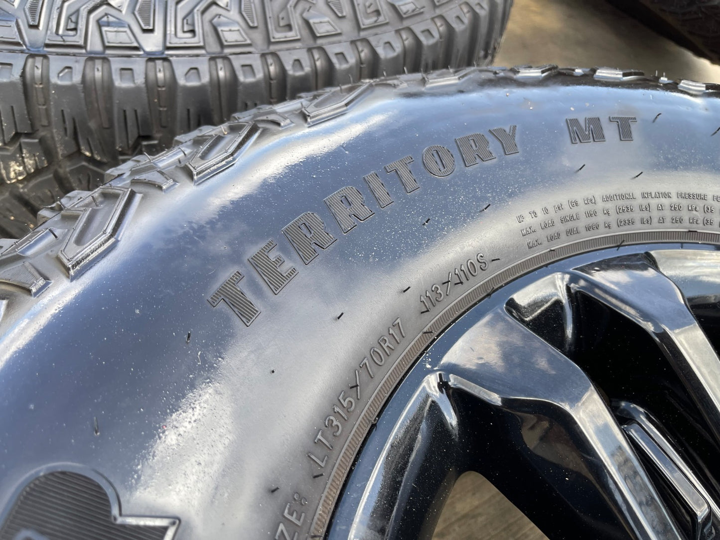 17" Ford F-150 Raptor OEM 96648 rims wheels tires SET GOODYEAR 35"