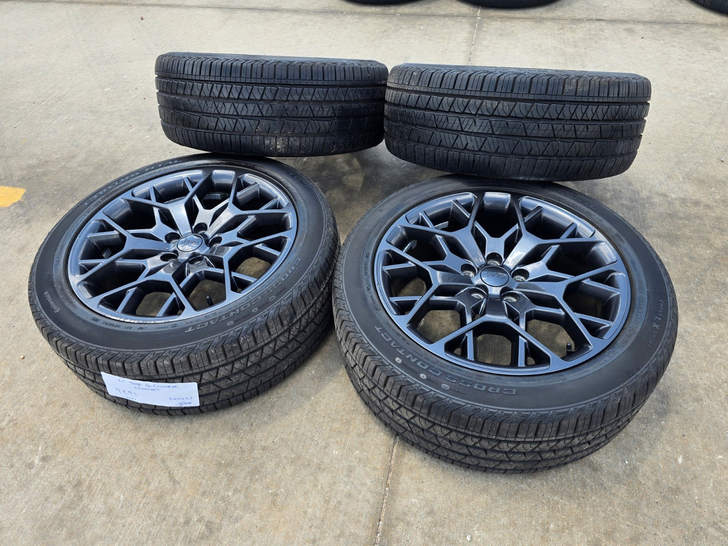 21" Jeep Grand Cherokee L OEM wheels rims 9291 Durango tires CONTINENTAL