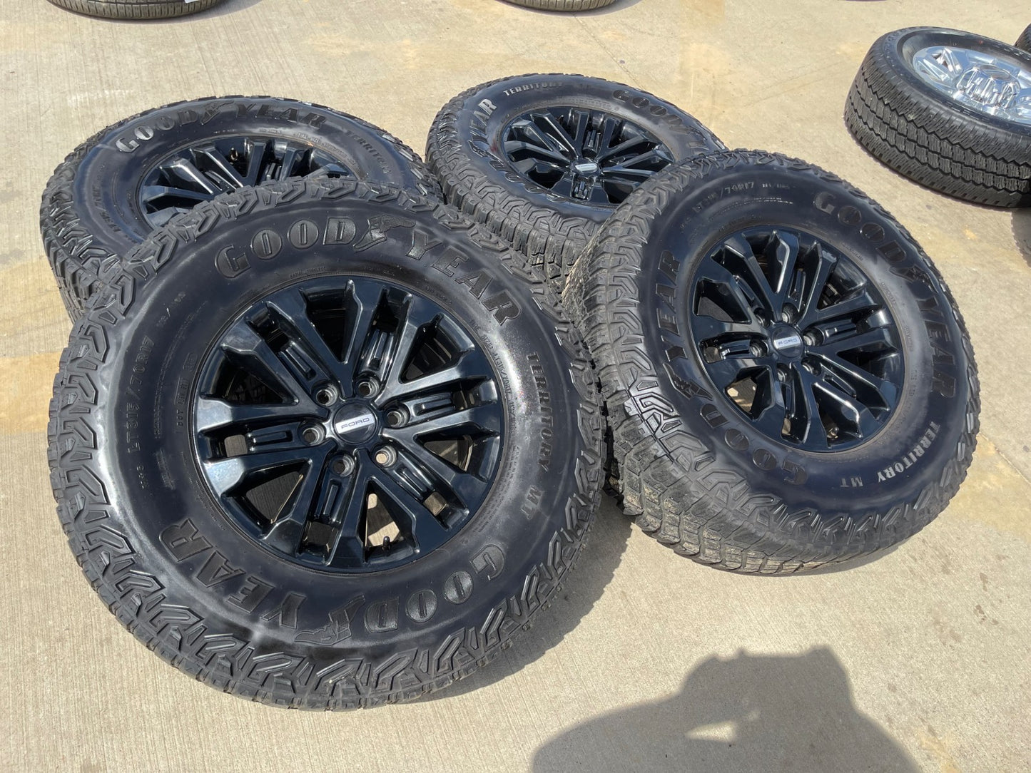 17" Ford F-150 Raptor OEM 96648 rims wheels tires SET GOODYEAR 35"