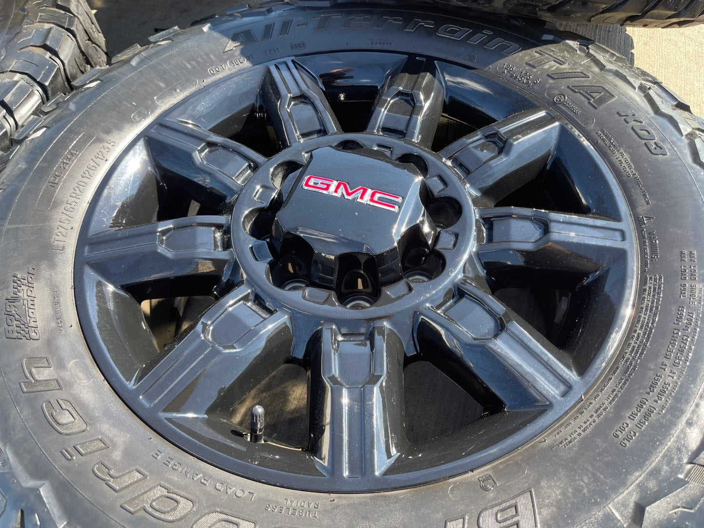 20" GMC Sierra AT4X 2500 3500 OEM 14137 5963 wheels rims Silverado BFG KO3 A/T
