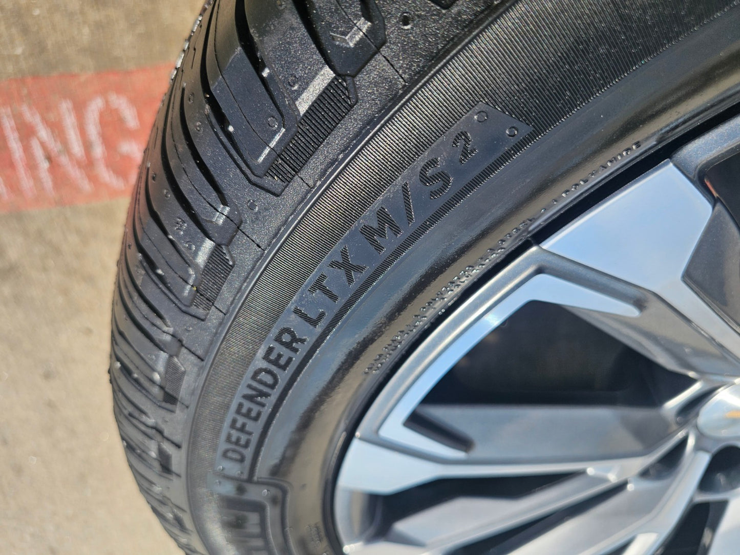 22" Chevy Tahoe Silverado Suburban OEM wheels rims 2025 2026 NEW MICHELIN