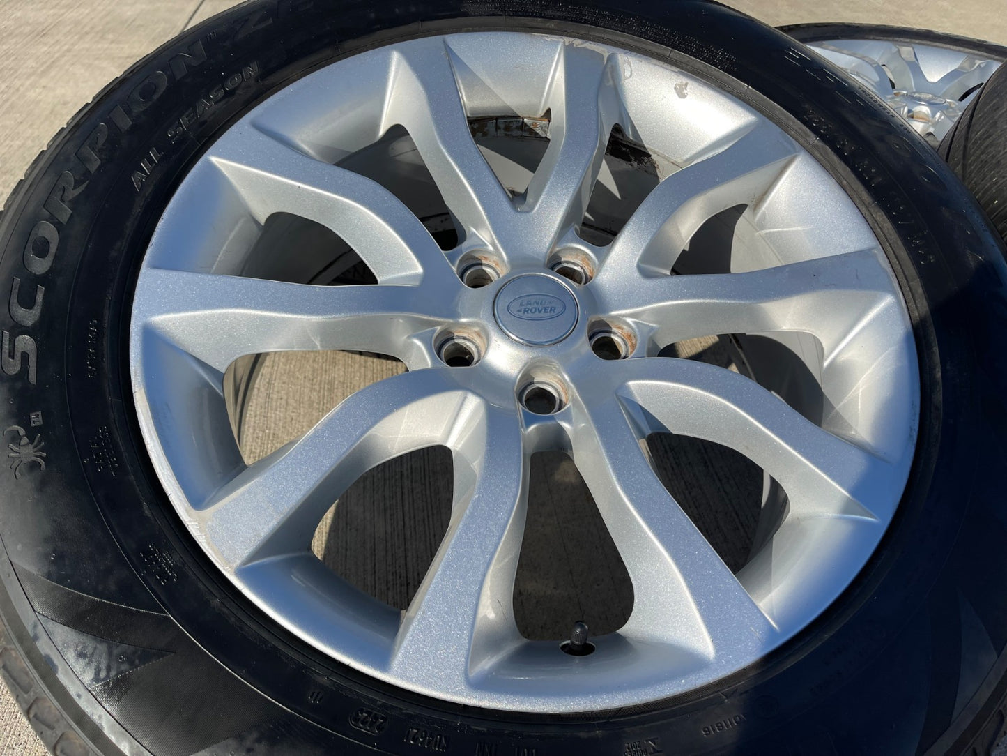 20" Land Rover Defender OEM 72252 wheels rims Range Rover tires