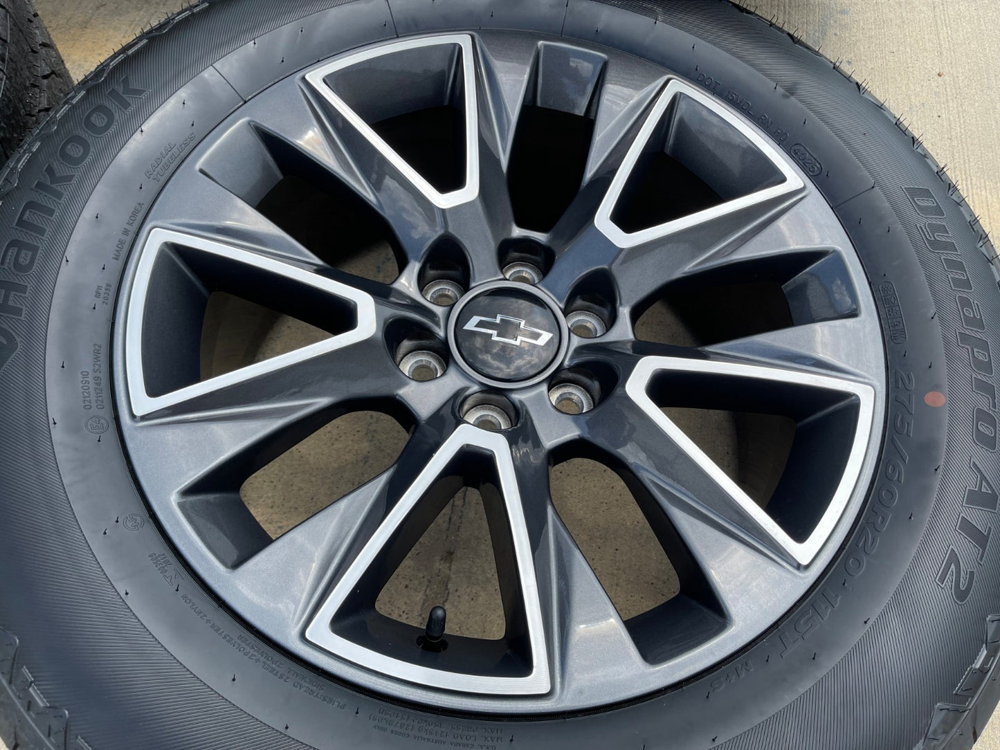 20" Chevy Tahoe Silverado OEM 5919 wheels rims GMC Yukon tires HANKOOK A/T2 NEW