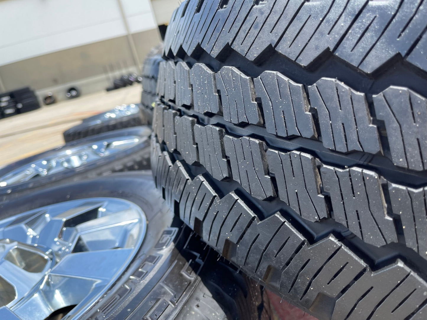 20" GMC Sierra 2500 3500 DENALI OEM 5704 wheels rims tires BRIDGESTONE