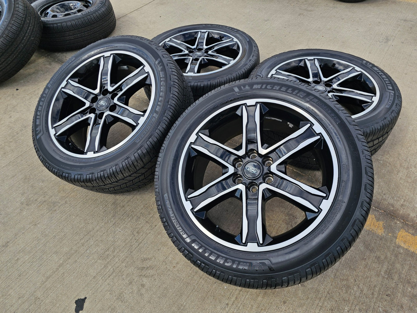 22" Ford F-150 Expedition PERFORMANCE OEM 10200 rims wheels MICHELIN