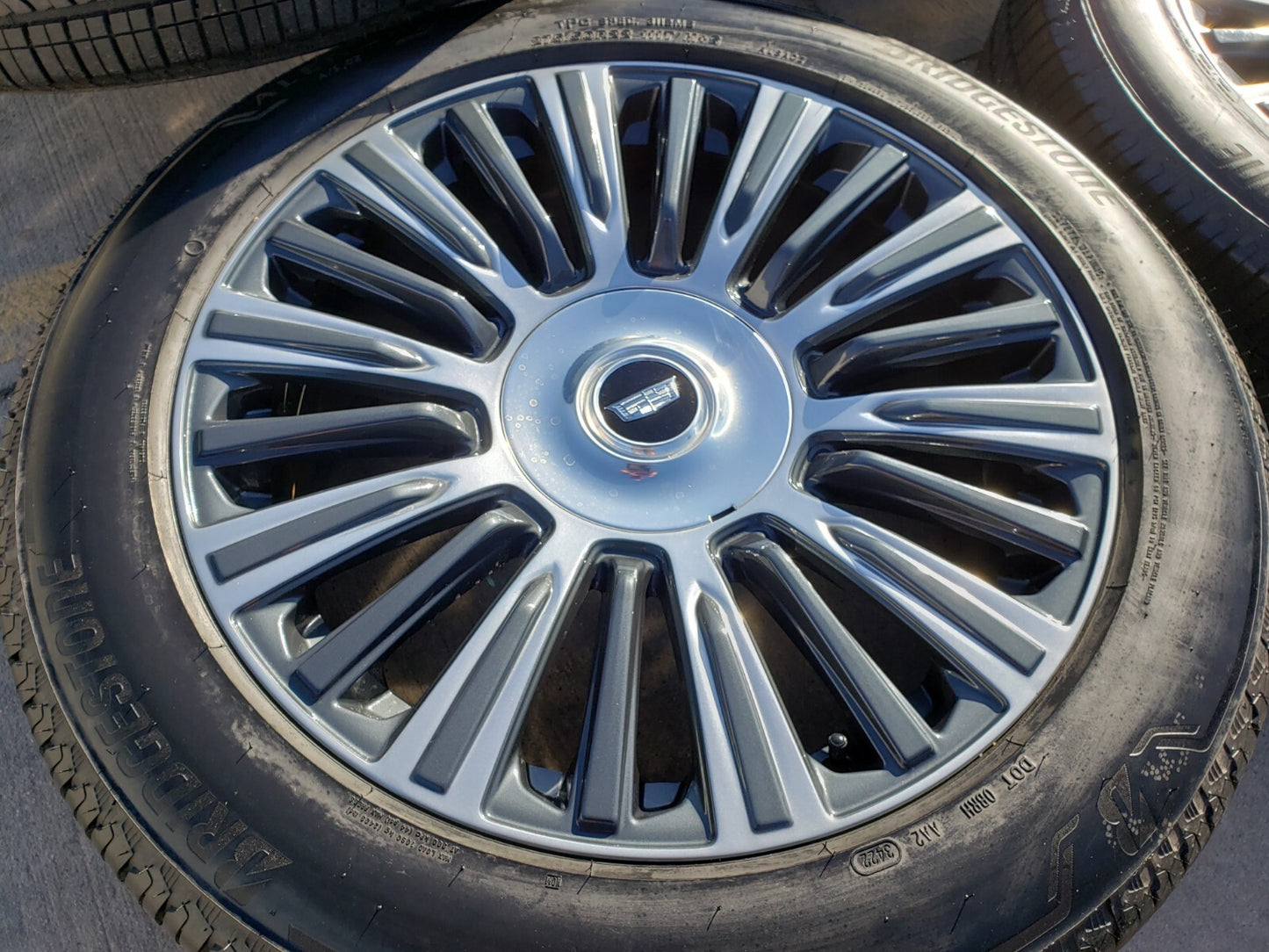 22" Cadillac Escalade Platinum OEM 4876 95167 wheels rims 2021 2022 2023 2024