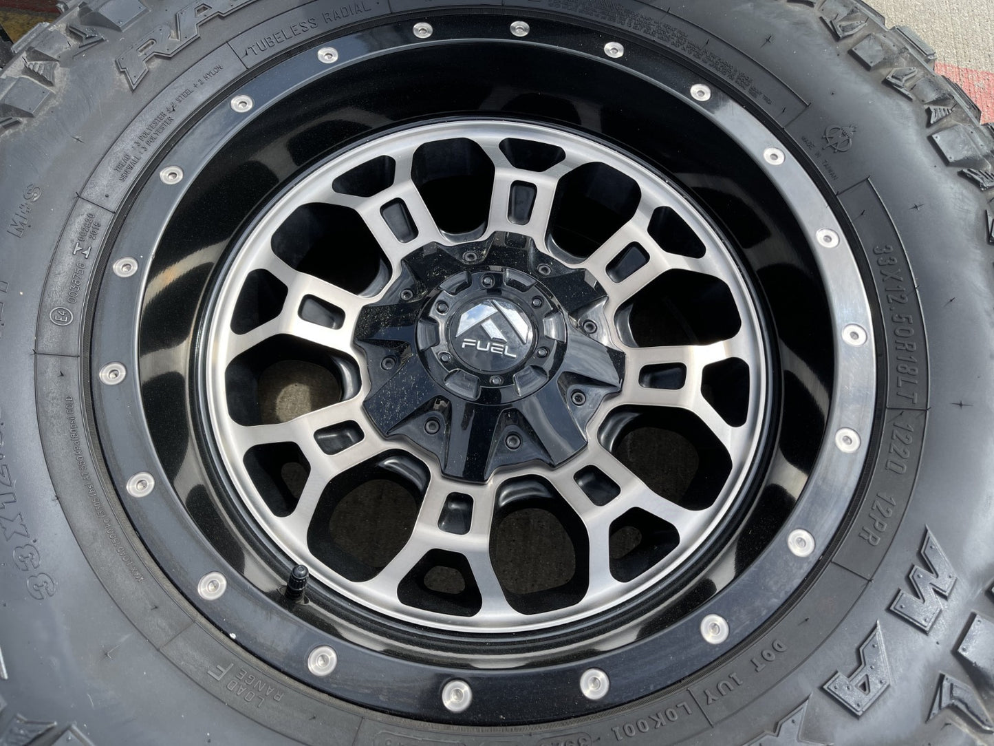 18" 18x9 Fuel Crush D561 Jeep Wrangler wheels rims 5x114.3 5x4.5 5x5 5x127 35"