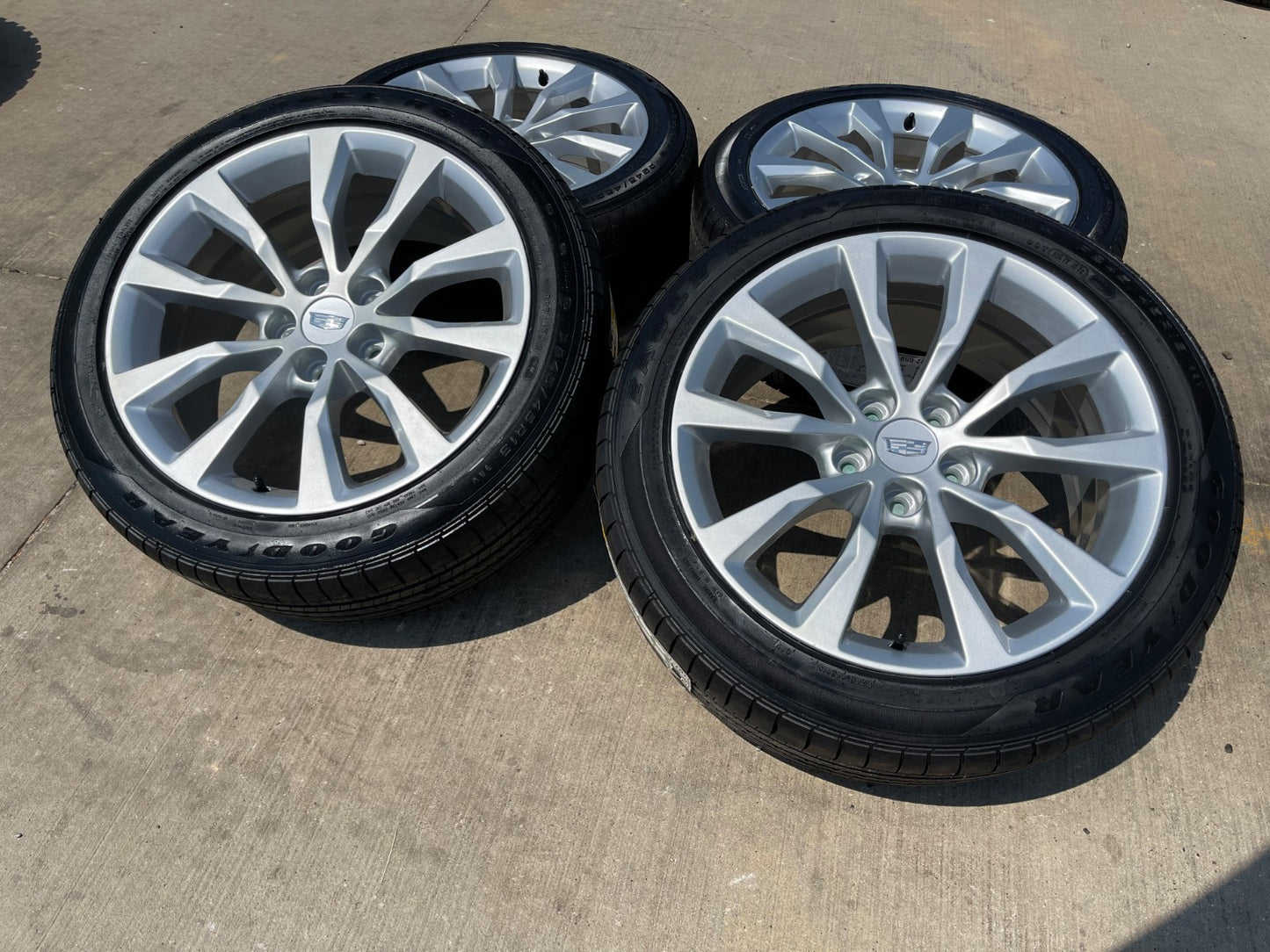 19" Cadillac XTS CT5 CT6 Platinum OEM 4729 wheels rims SET GOODYEAR