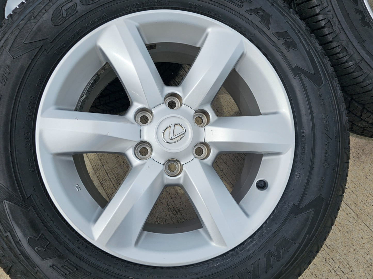 18" Lexus GX460 GX470 Tacoma 4Runner OEM wheels rims 74229 tires