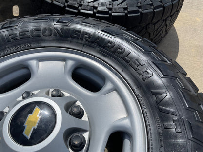 17" Chevy Silverado GMC Sierra 2500 OEM 8095 wheels rims SET tires NITRO 33"