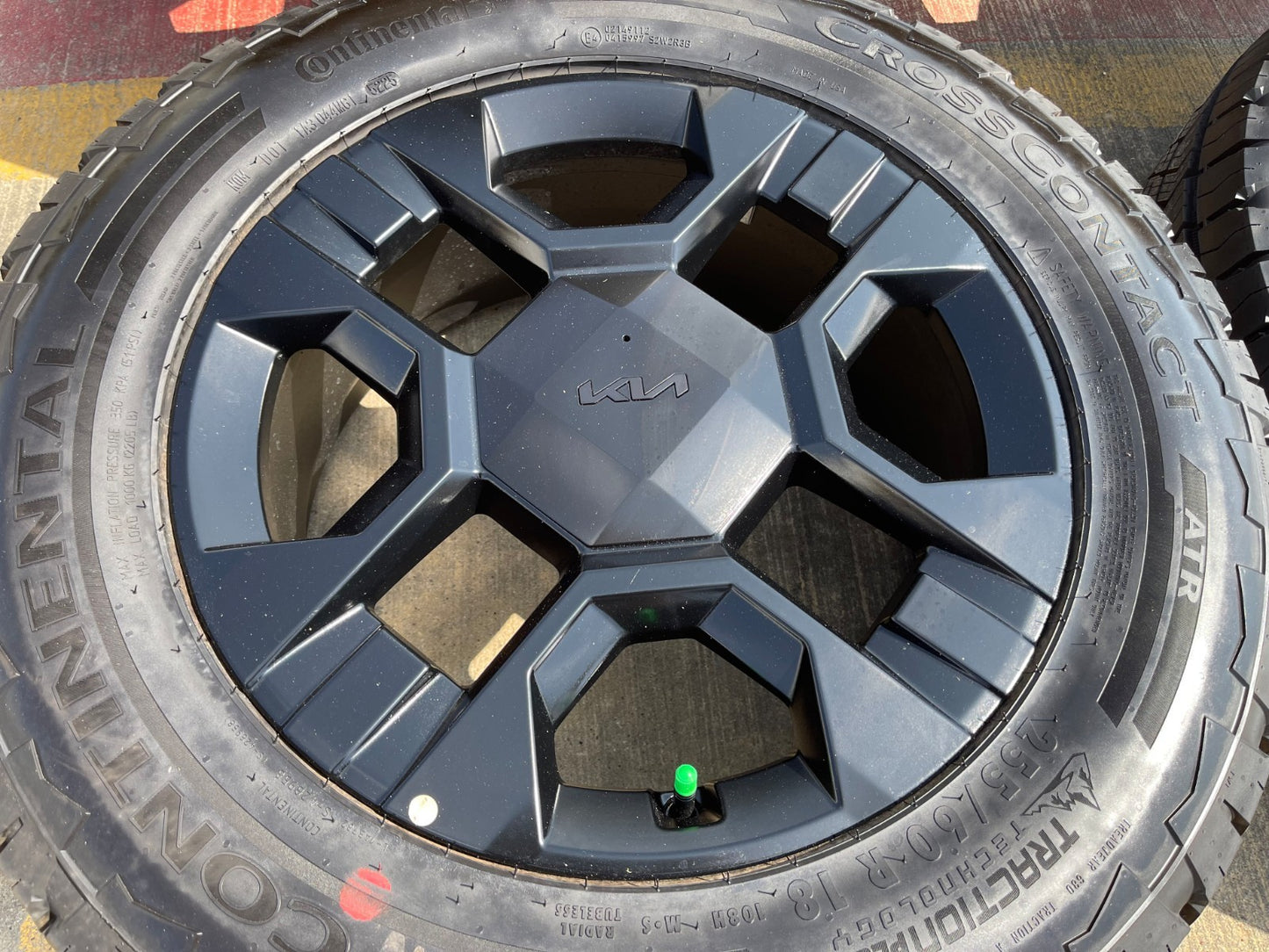18" Kia Telluride X-PRO OEM wheels rims Sorento Sedona SET 2026 2027 NEW