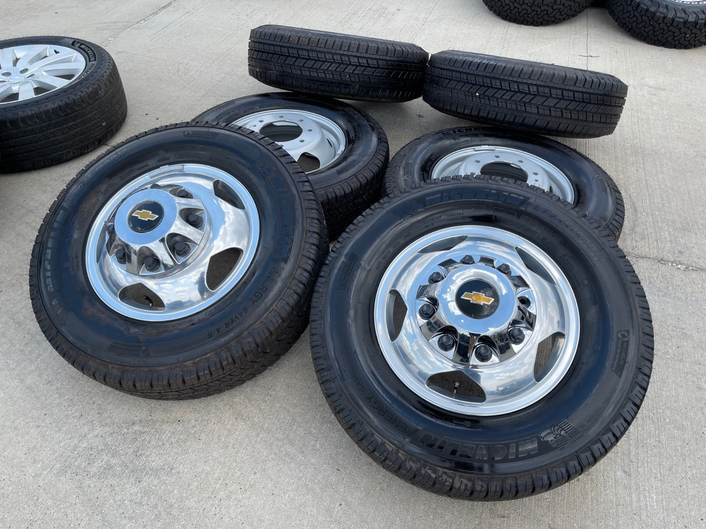 17" Chevy Silverado GMC Sierra 3500 Dually rims wheels OEM 5519 5520 NEW