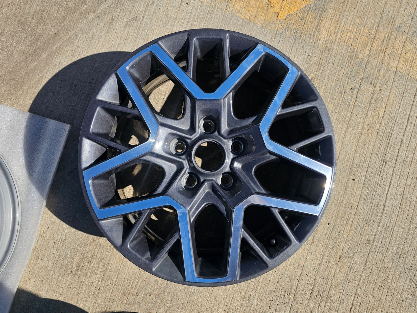 18" Jeep Wrangler Gladiator Grand Cherokee OEM 9331 wheel rim spare NEW